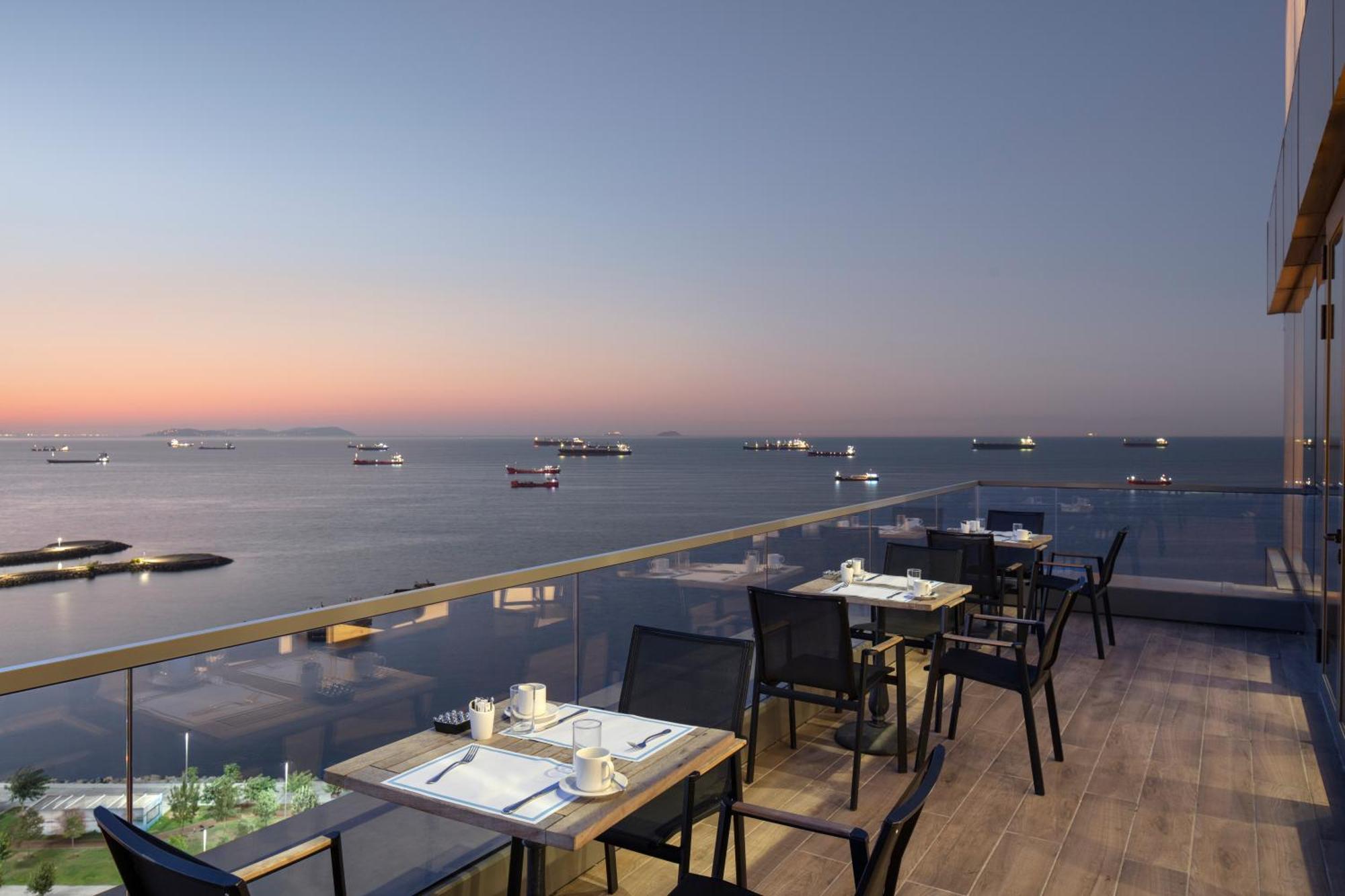Hilton Istanbul Bakirkoy Hotel Exterior photo